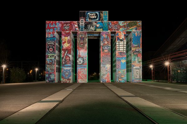 Illumination of Global Gate VI