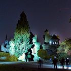 Illuminierte Löwenburg im Bergpark Wilhelmshöhe.