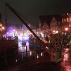 Illuminierter historischer Hansehafen in Stade