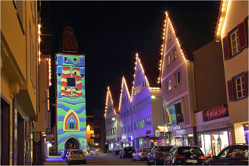 illuminiertes Ulmer-Tor in Biberach