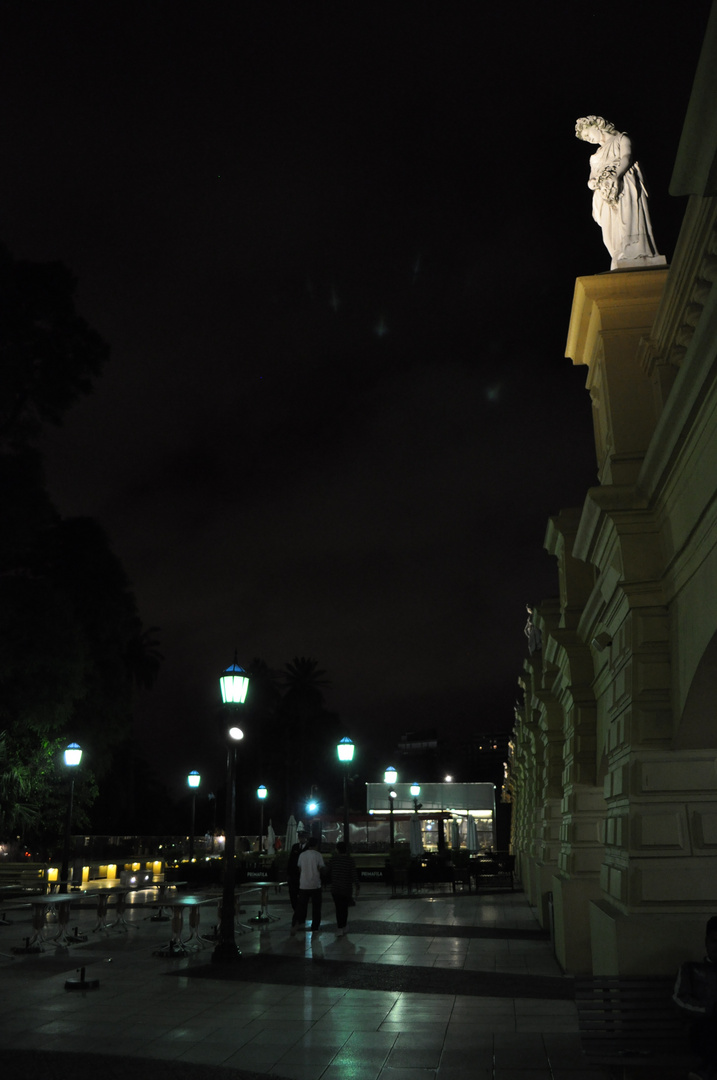 Iluminada en la Noche