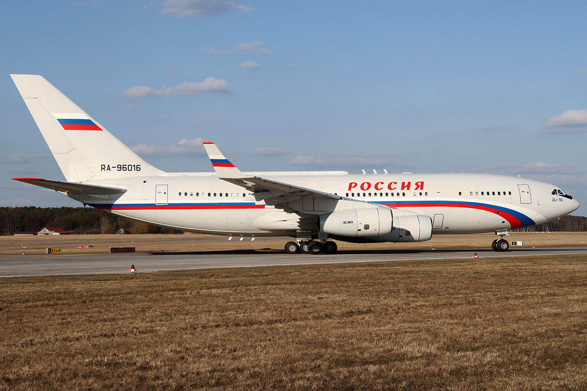 Ilyushin 96 + Putin