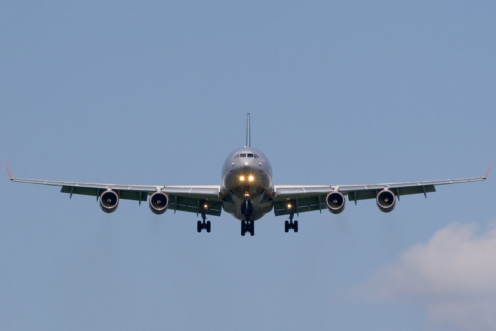 Ilyushin Il-96-300 im Anflug auf Moscow-Sheremetyevo (UUEE/SVO)