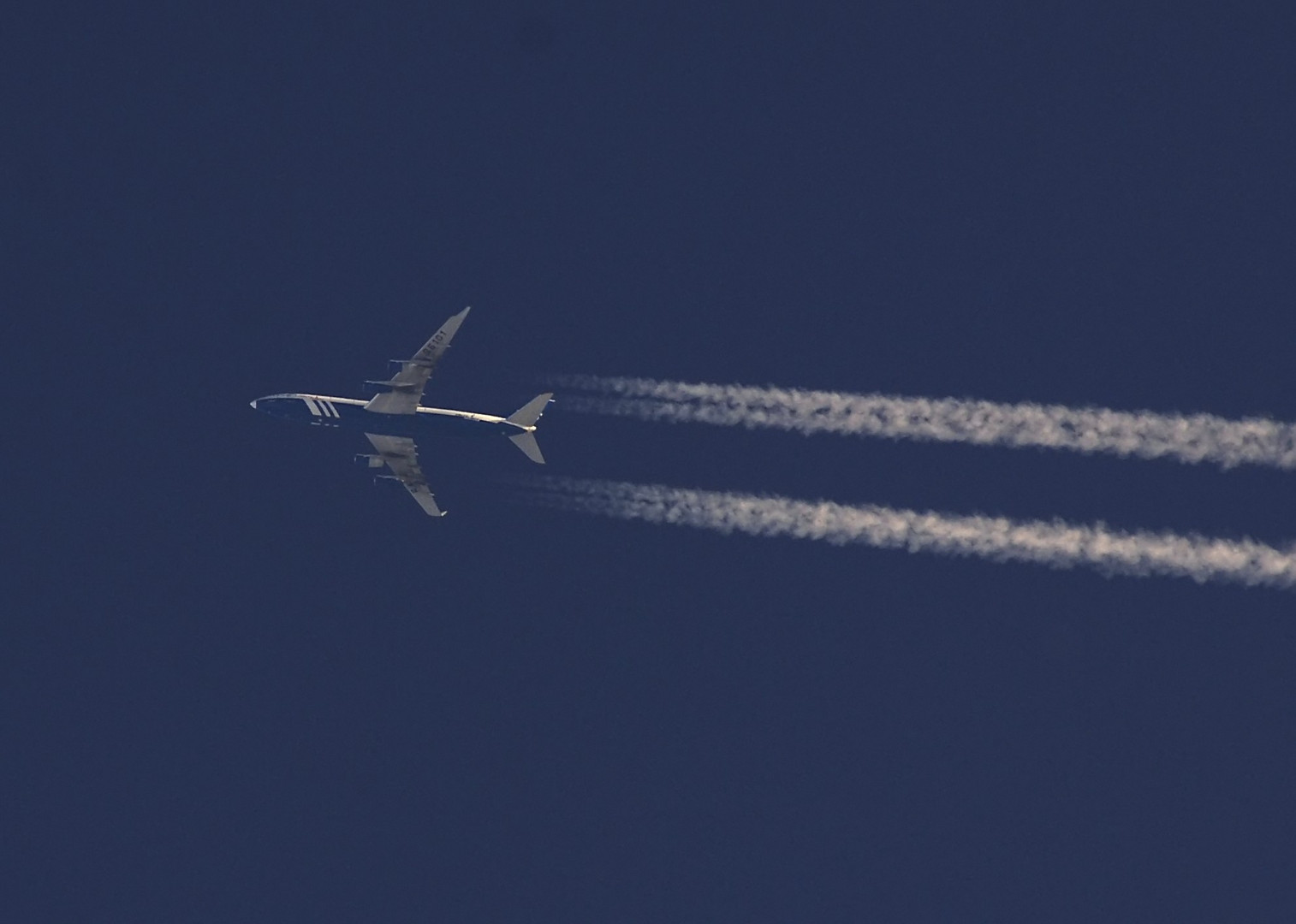 Ilyushin Il-96-400T nahe  Nauen im brandenburgischen Havelland (RA-96101)