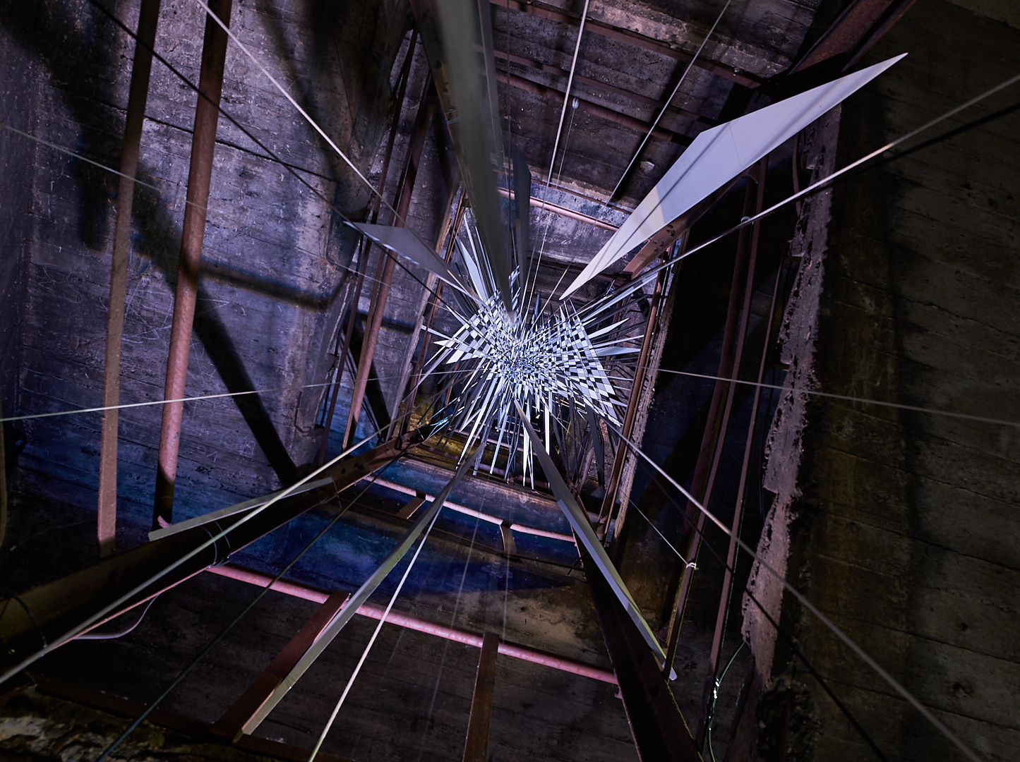 Im 30 Meter hohen Treppenhaus des Kohletturms im Weltkulturerbe Völklinger Hütte... 