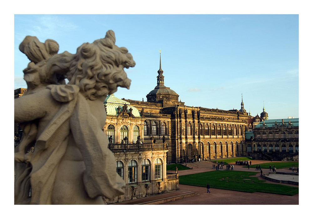 Im, äh, am Zwinger II