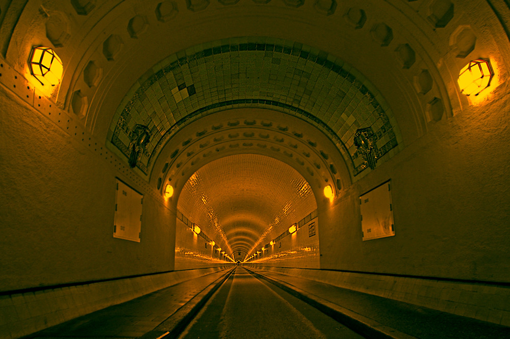 Im alten Elbtunnel