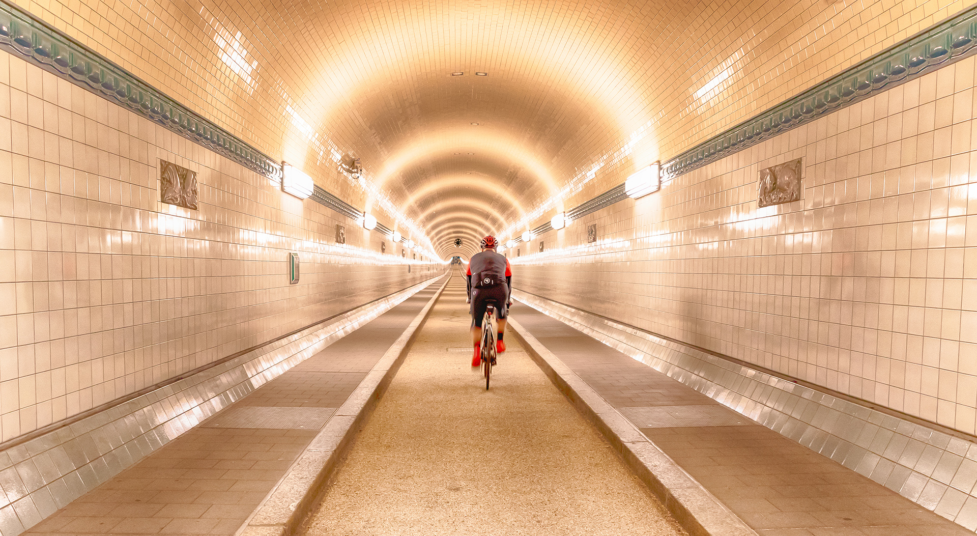 im alten Elbtunnel