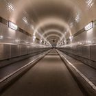 Im alten Elbtunnel