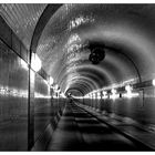 Im alten Elbtunnel II