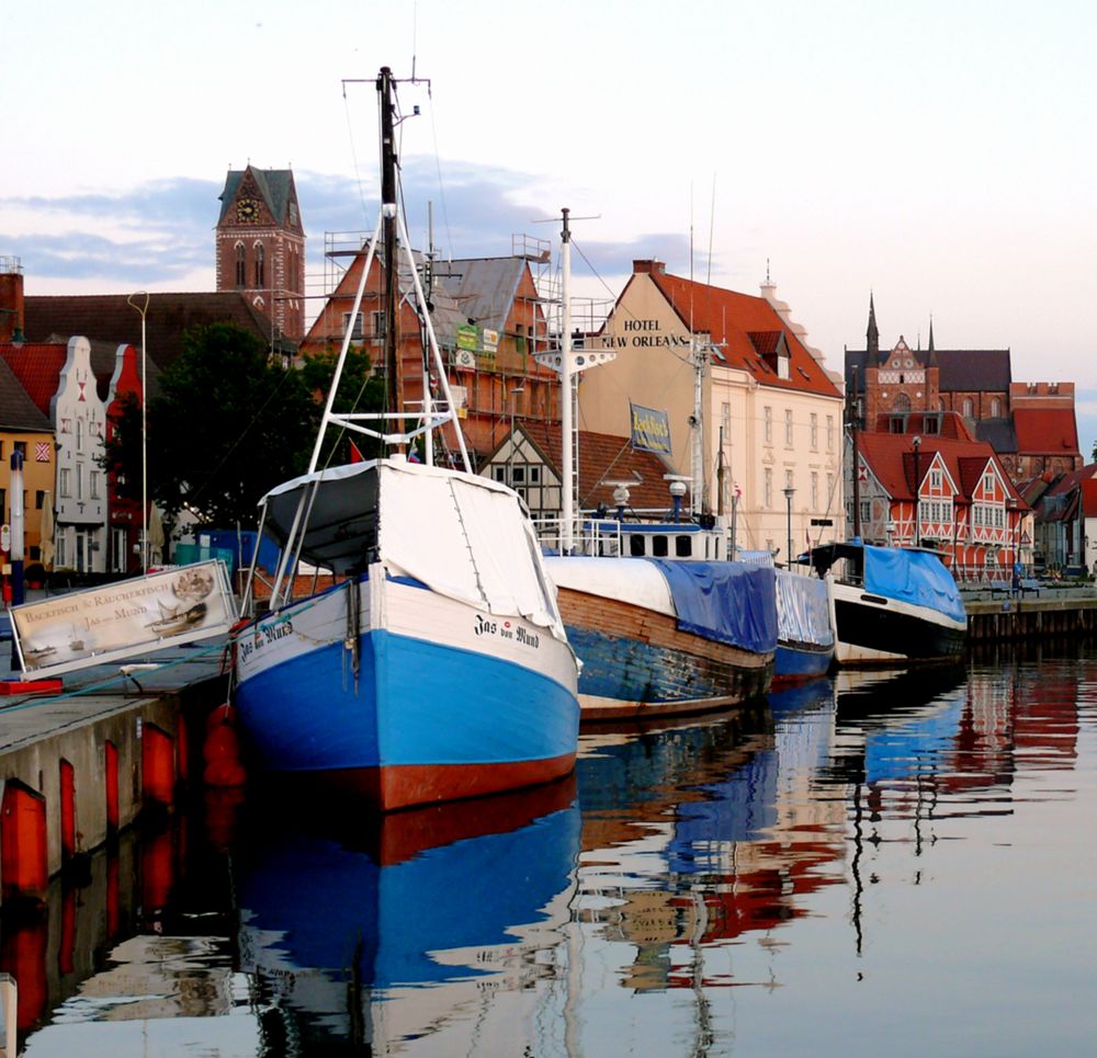 Bilder Von Eiscafé Am Alten Hafen Bützow Im alten Hafen von Wismar Foto & Bild | deutschland, europe