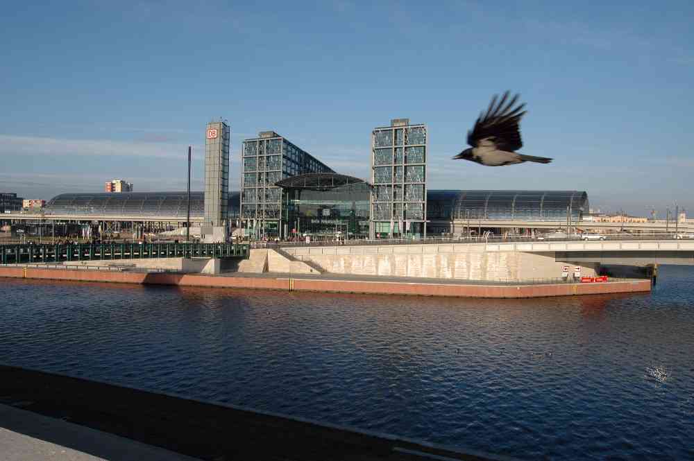 Im Anflug auf den Berliner Hauptbahnhof