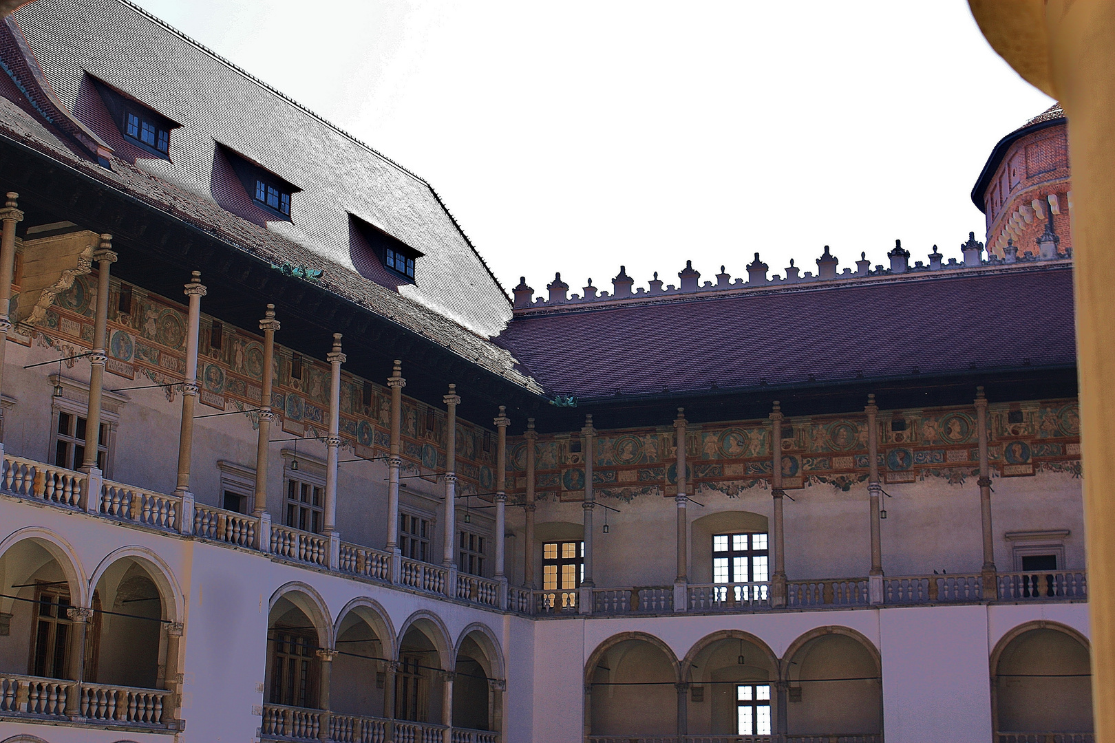 Im Arkadenhof der Wawelburg in Krakau