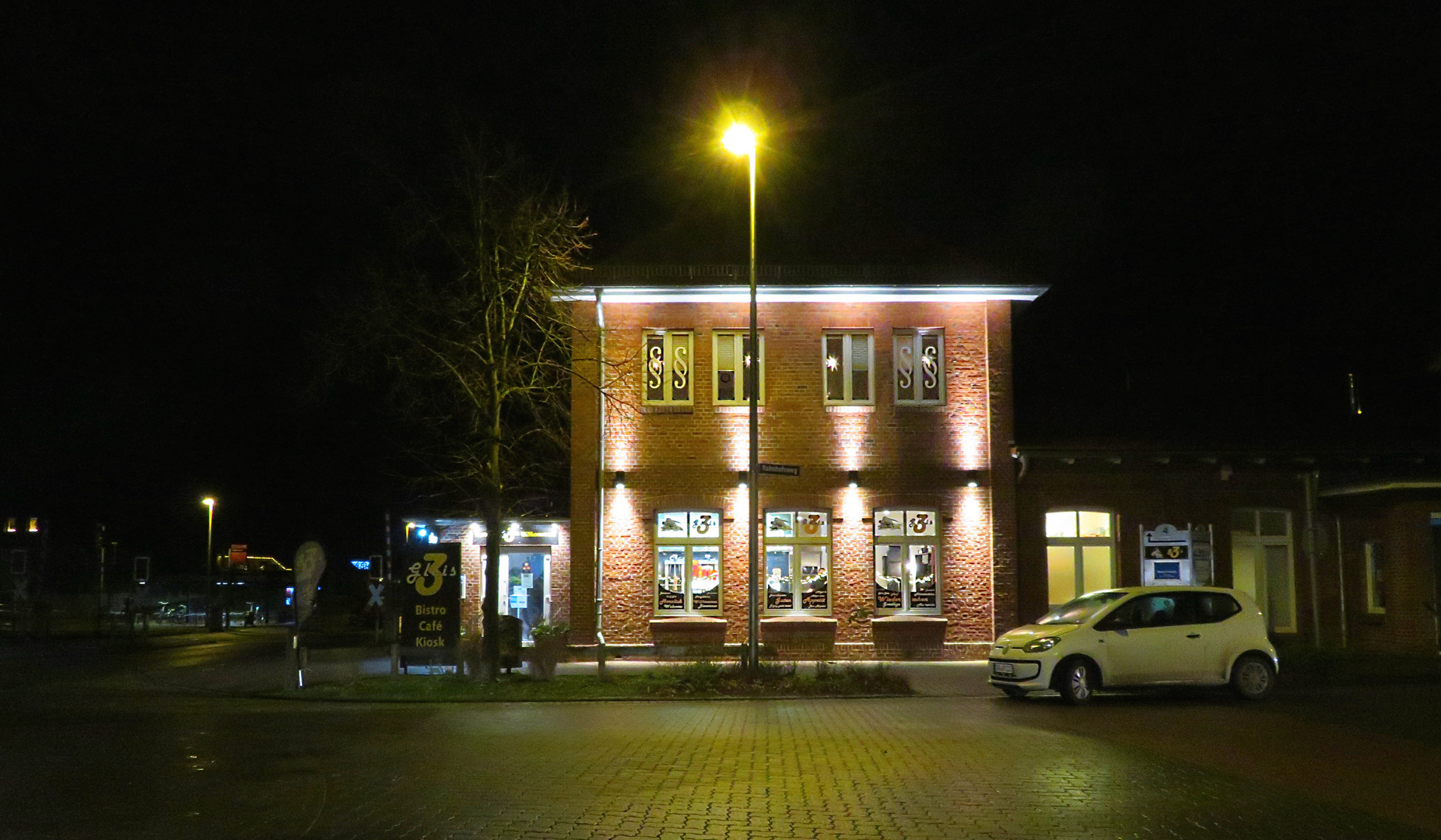 Im Bahnhof brennt noch Licht 