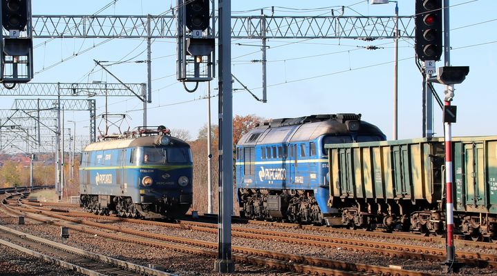 Im Bahnhof Bunzlau kurz vor dem Viadukt...