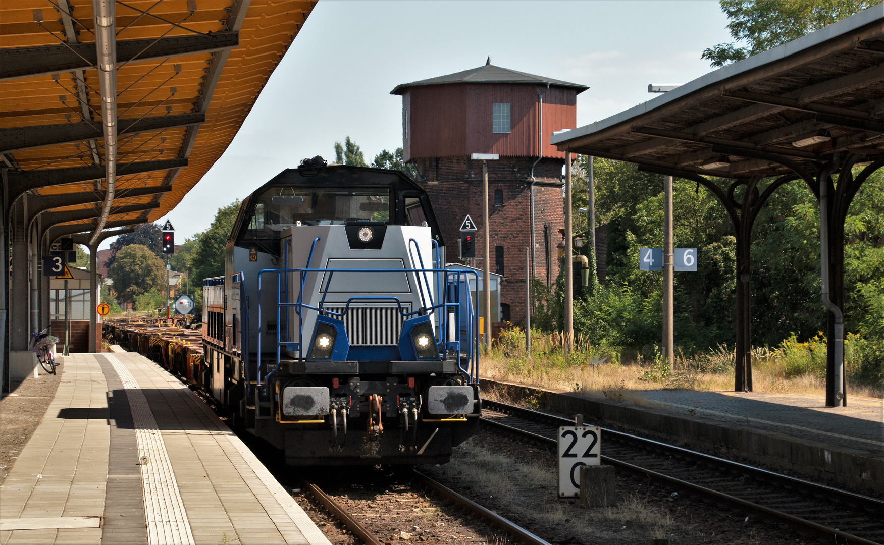 Im Bahnhof FORST...