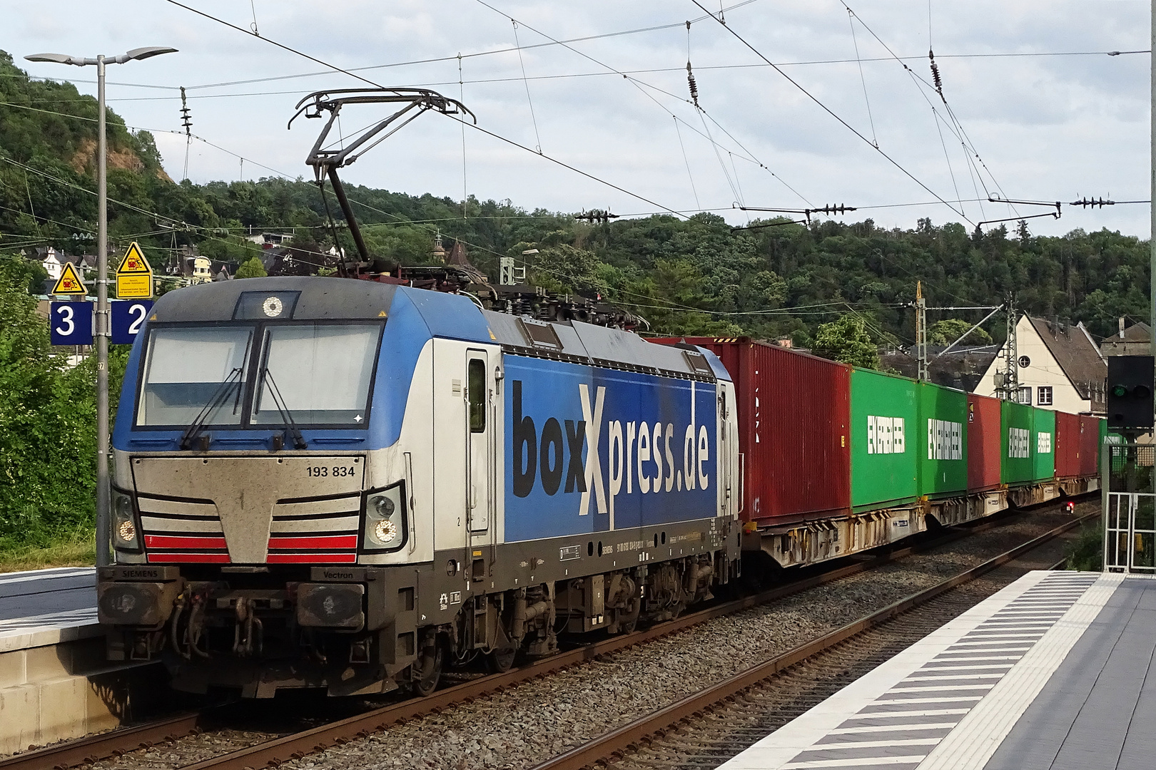 im Bahnhof von Linz am Rhein 