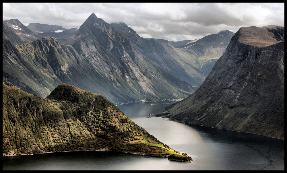 IM BANN DER FJORDE