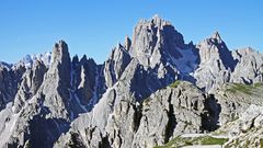 Im Banne der herrlichen Cadinigruppe in den Dolomiten kann man zweimal sein...