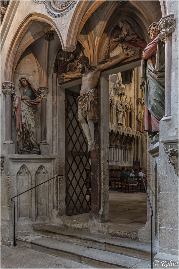 Im Blick -  Details Sakralbauwerke Blick auf die Kreuzigungsgruppe im Dom Naumburg