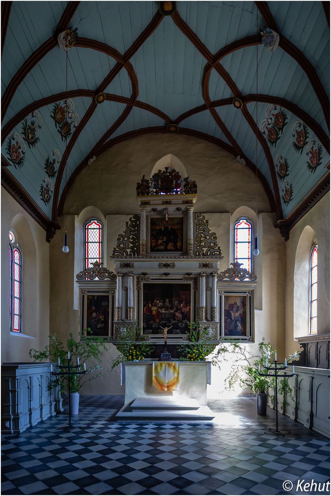 Im Chorraum - St. Laurentiuskirche Loburg