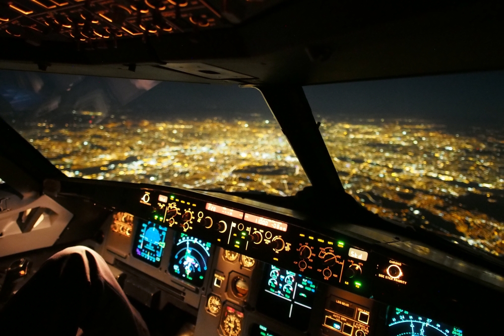 Im Cockpit eines Airbus A321 über London