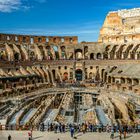 Im Colosseum mit Blick auf ein halbes Oval