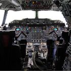 Im Concorde Cockpit, dem 1. Passagier - Überschallflugzeug der Welt.