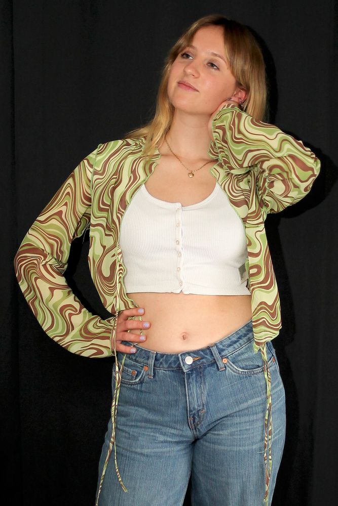 Im Croptop Foto & Bild | portrait, portrait frauen, studio Bilder auf ...
