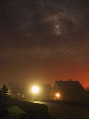 Im Dorf bei Nacht und Nebel