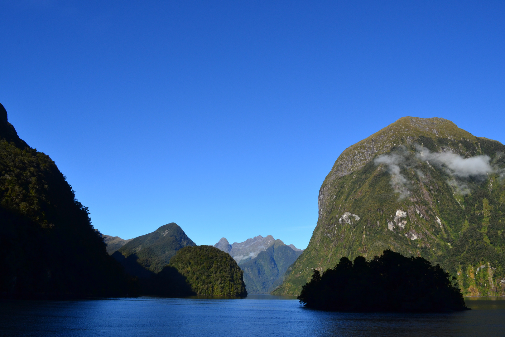 Im Doubtful Sound bei perfektem Wetter