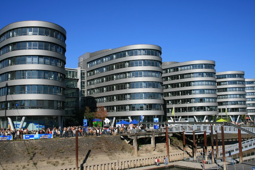 Im Duisburger Innenhafen - WDR Gebäude