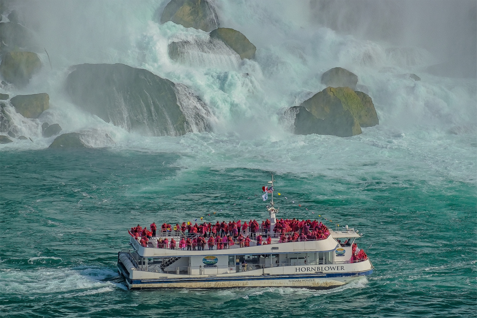 Im Dunst der Niagara Fälle