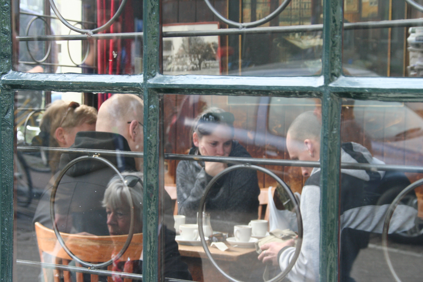 Im einem Kaffee in Amsterdam.