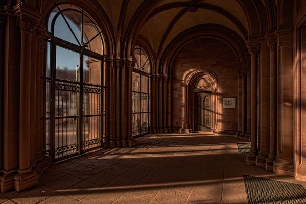 im Eingangsbereich.... der St. Marcellinus und Petrus Basilika