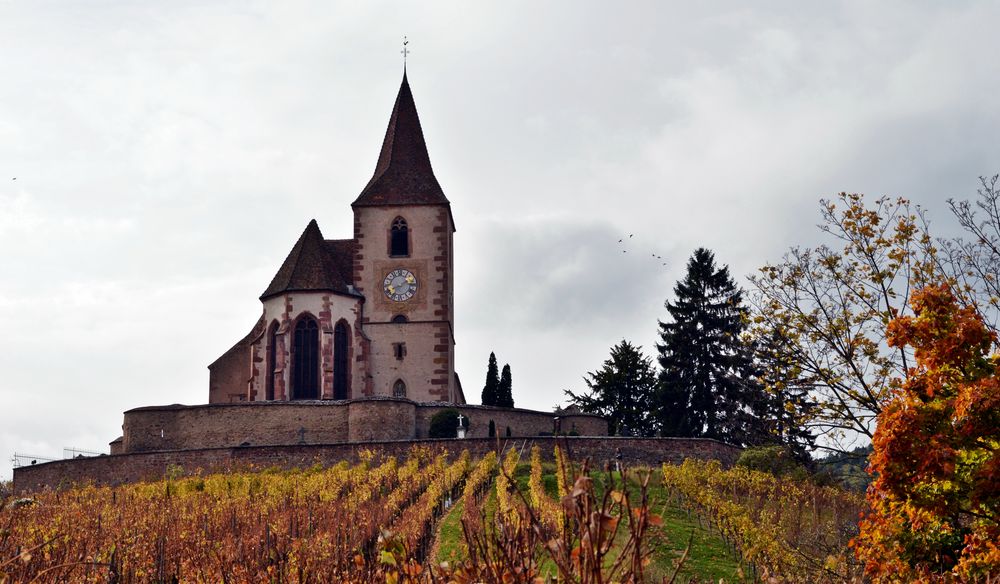 Im Elsass: Wehrkirche Hunawihr