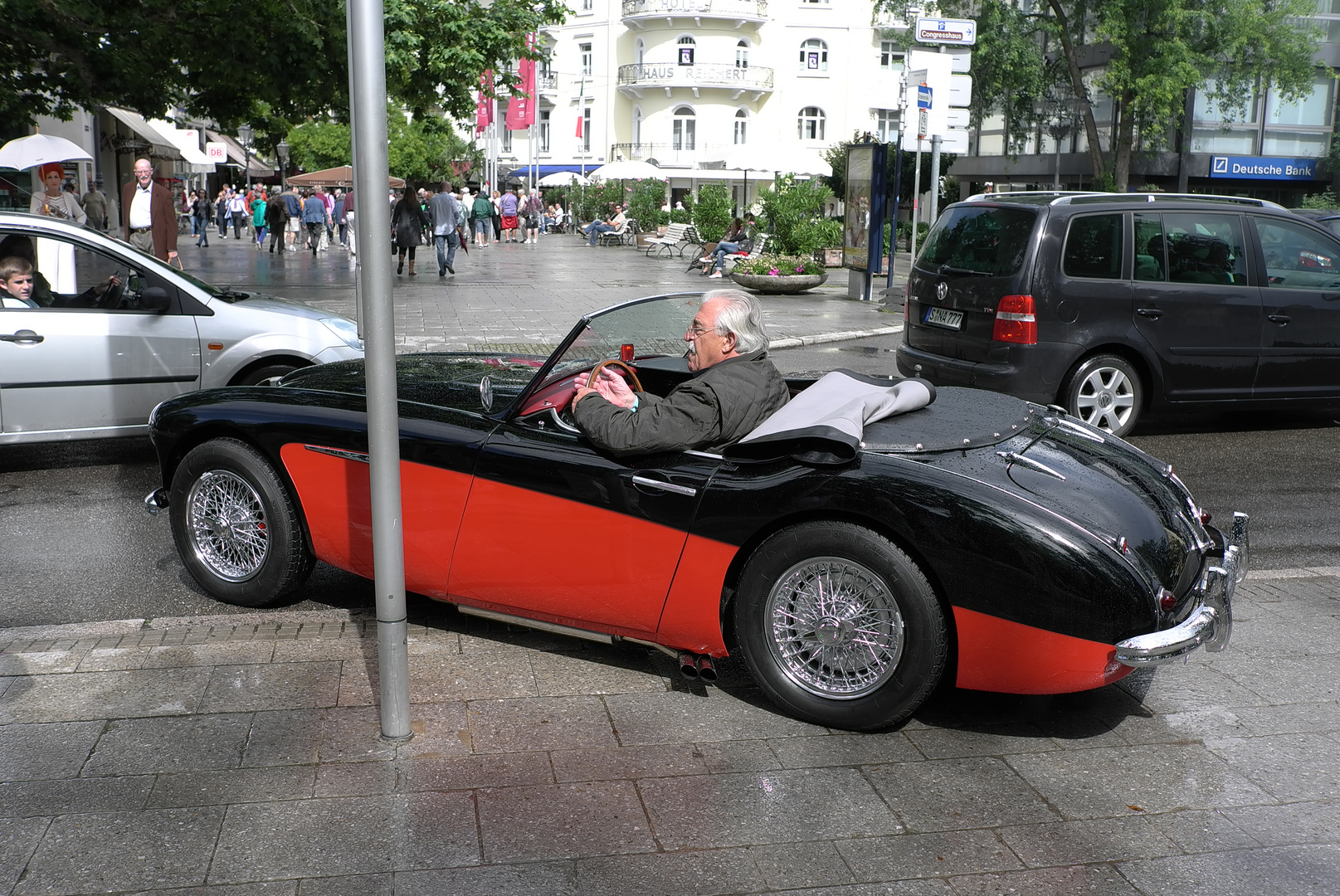 Im engen Roadster auf engen Straßen