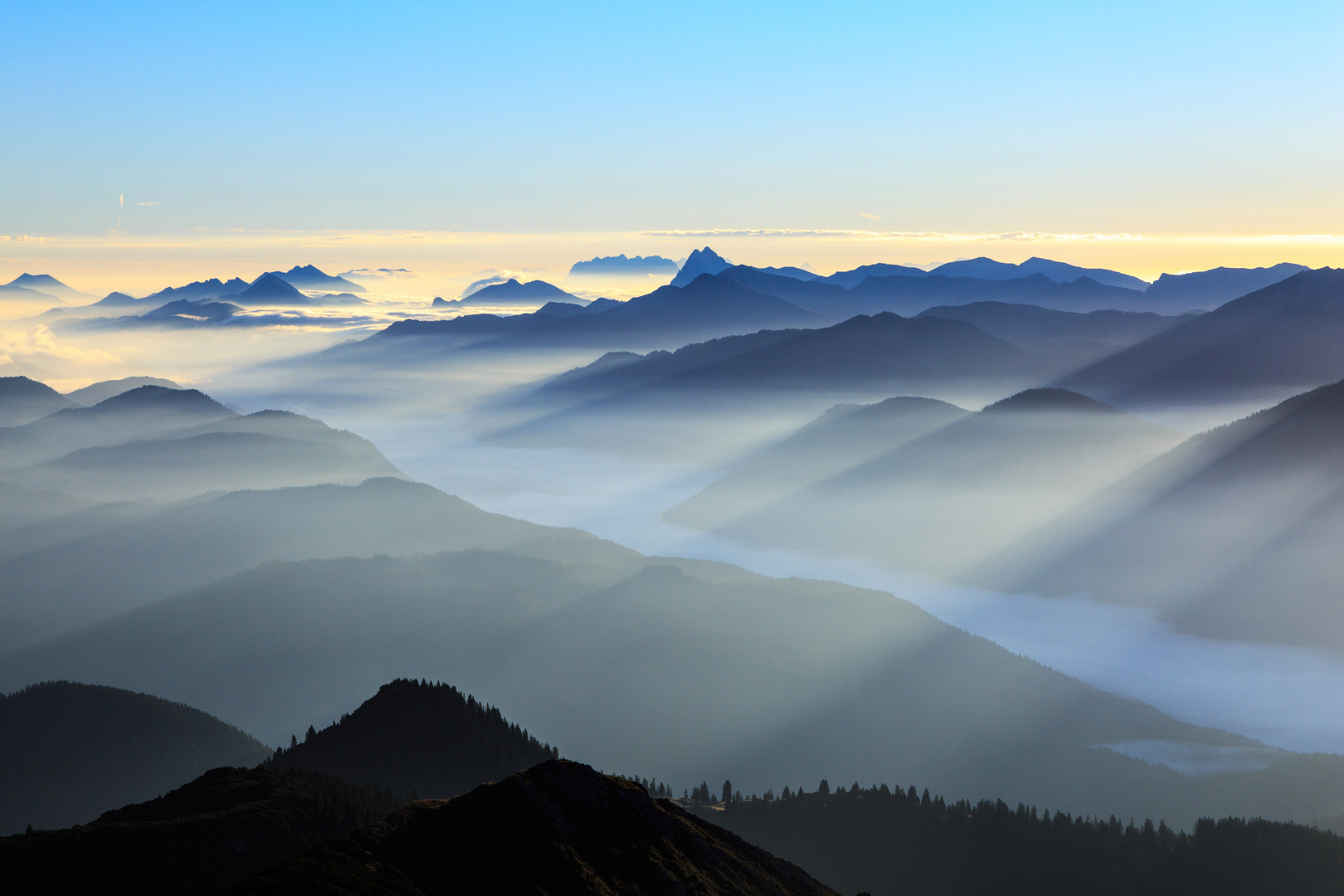 Im Estergebirge am frühen Morgen