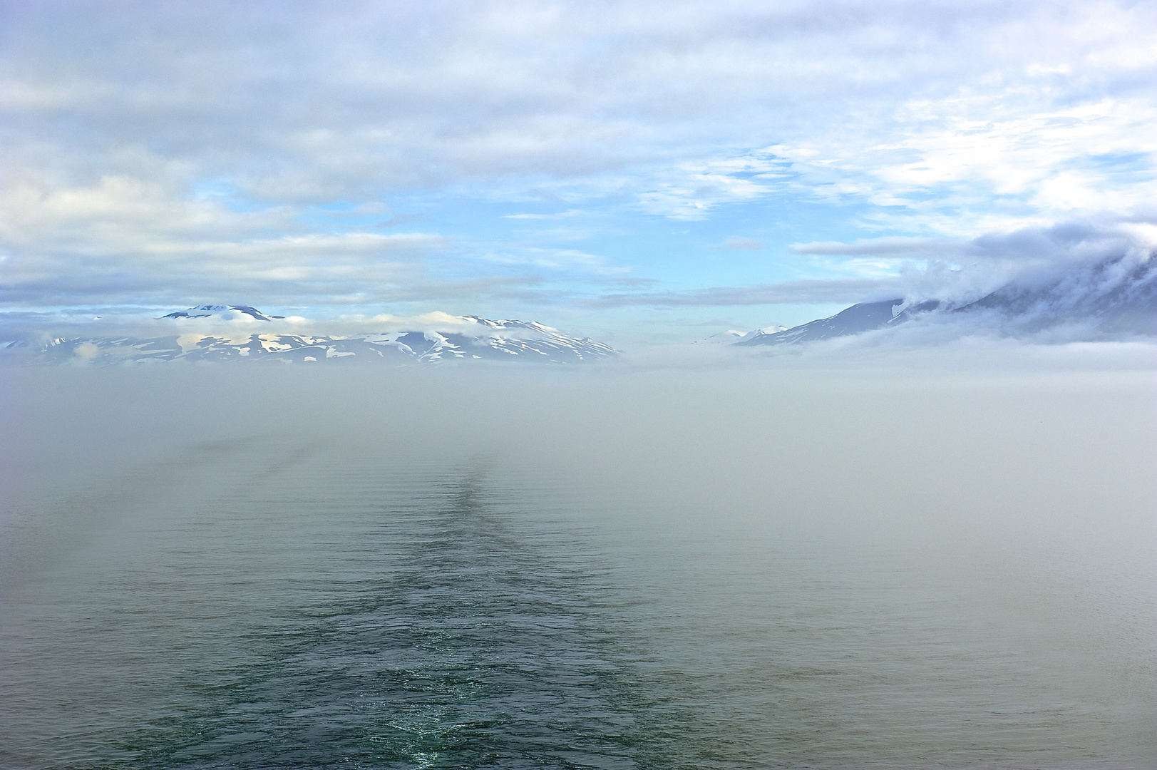 Im Eyjafjörður-Fjord kurz vor Akureyri - Juli 2014