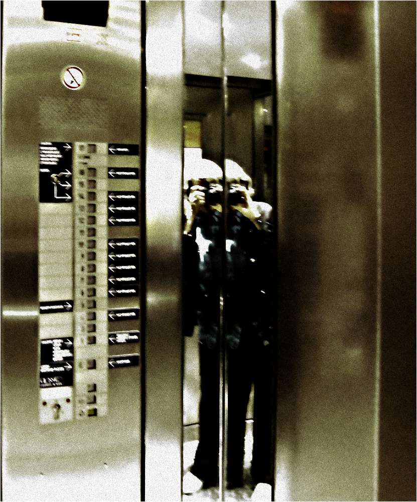 im Fahrstuhl
