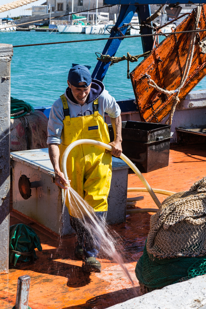 Im Fischereihafen von Trapani