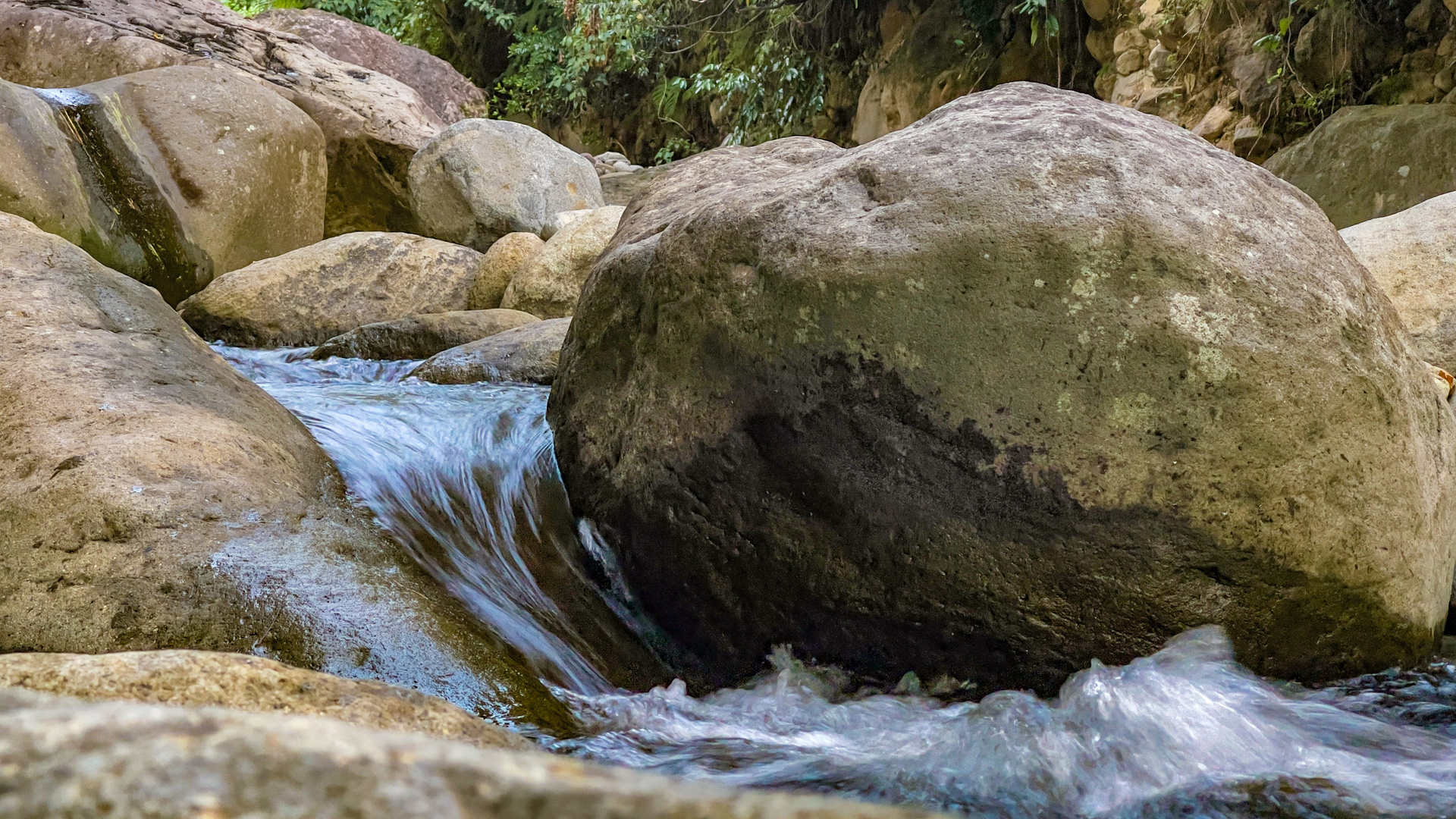 Im Fluss - Dominica the beautiful