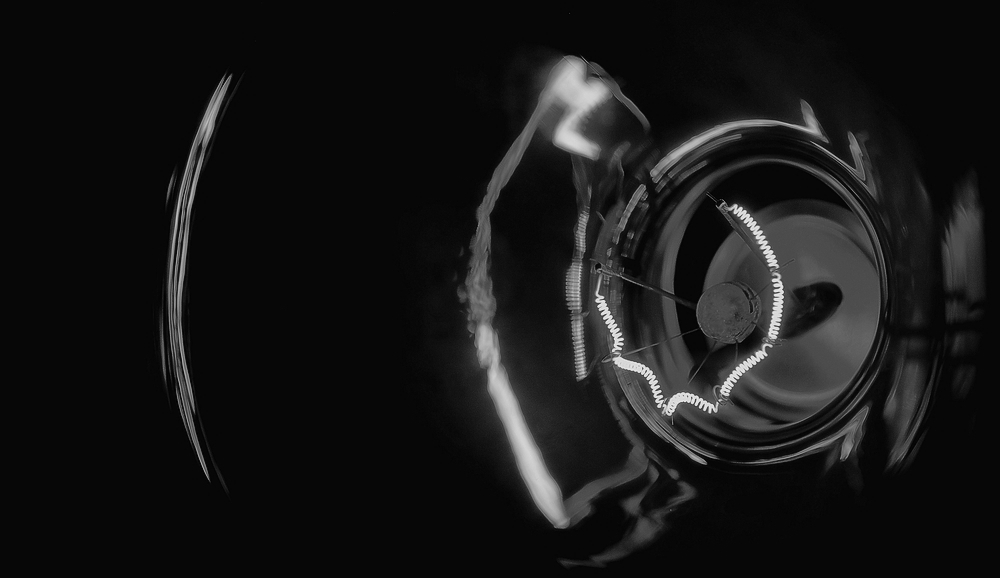 "Im Fokus" Detail - Aufnahme von einem Glühfaden in einer einer Glübirne.