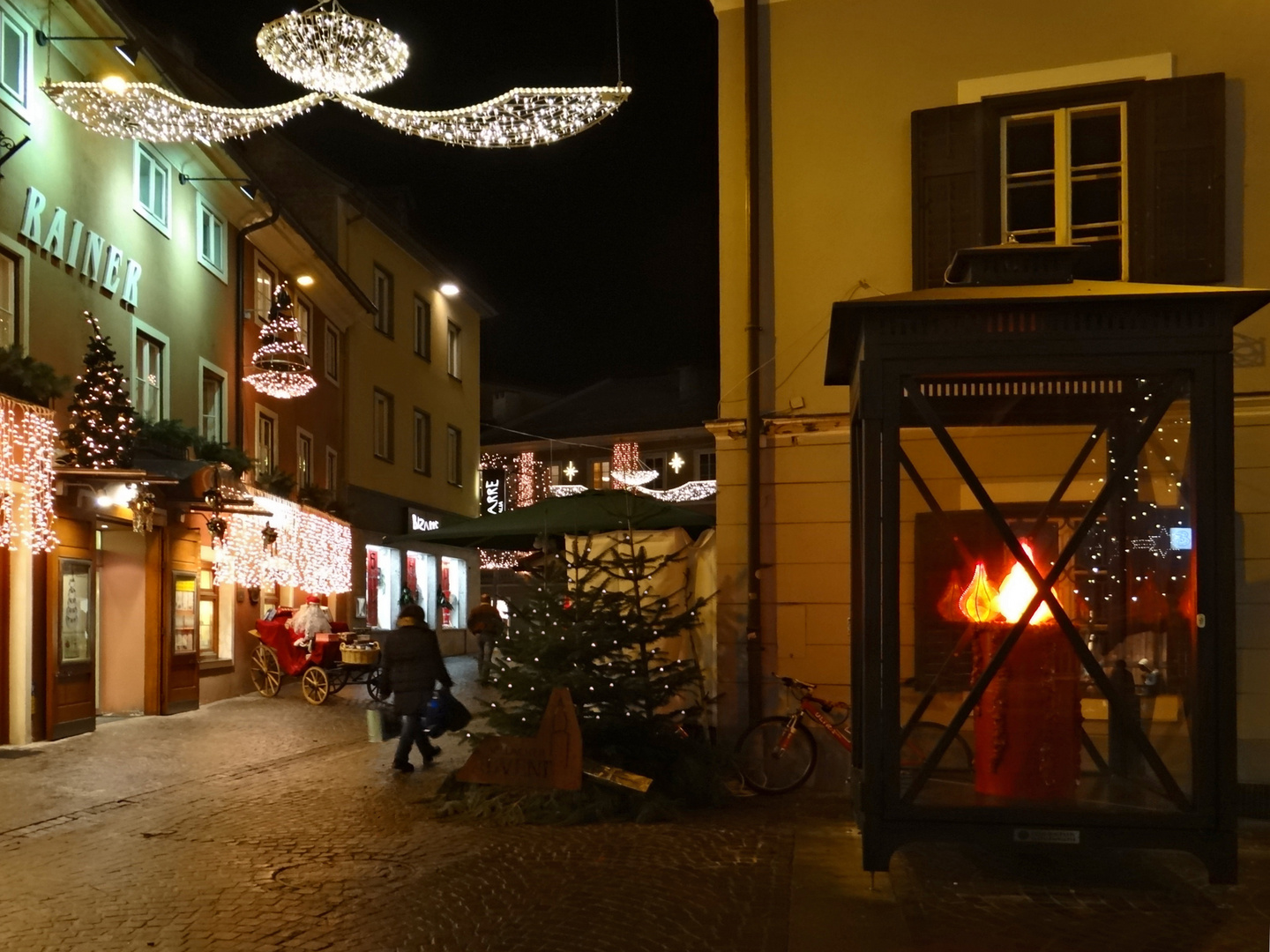 Im Fokus "Weihnachtsbeleuchtung – zu viel, zu bunt, zu kitschig?"