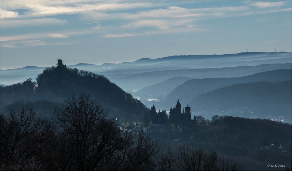 Im Frühtau zu Berge.....