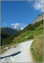 Im Frühtau zu Berge