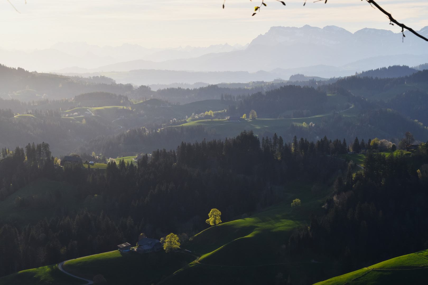 Im Frühtau zu Berge...