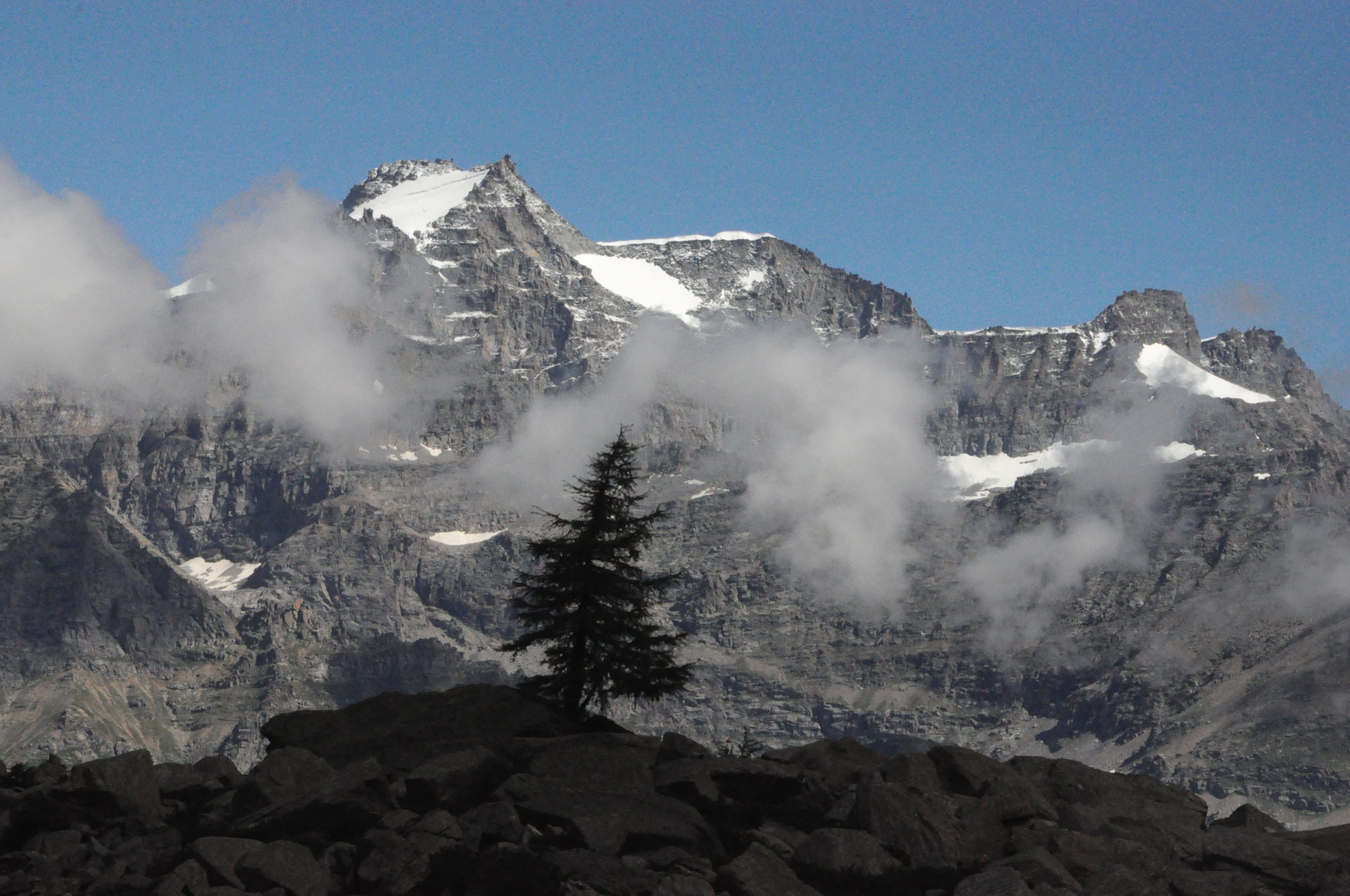 Im Frühtau zu Berge...