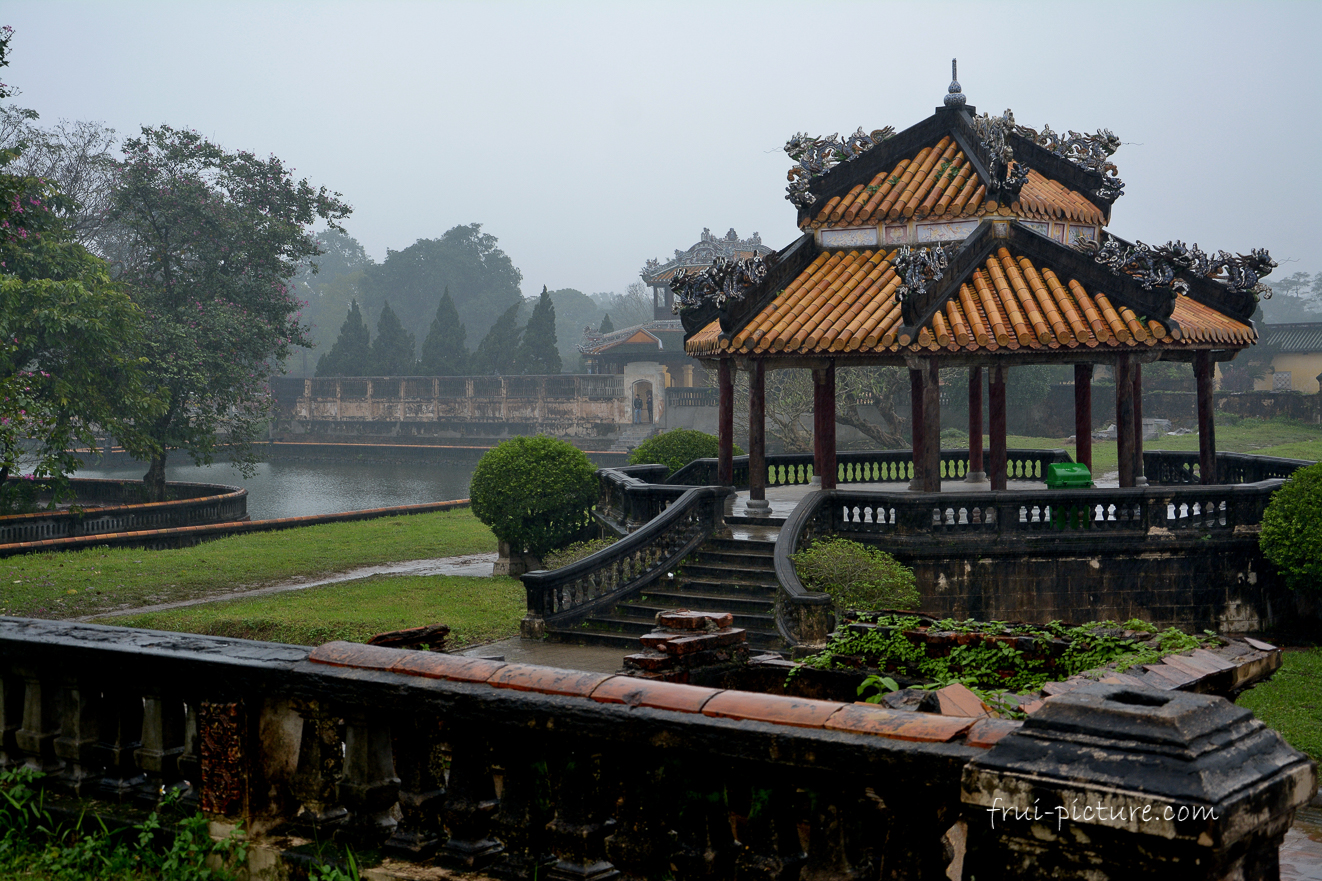 Im Garten vom Kaiserpalast in Hue (Vietnam)