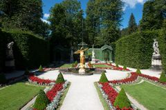 ~ Im Garten von Schloss Linderhof ~